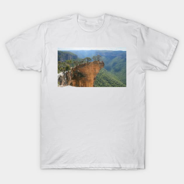 Daredevils on Hanging Rock, Blackheath. T-Shirt by Michaelm43